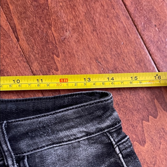 Judy Blue Black Jean Shorts - Picture 6 of 7